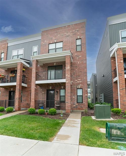 5004 Daggett Ave, Saint Louis, MO, 63110-3008 | Card Image