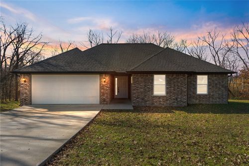 16 Dugan Cir, Bella Vista, AR, 72715-6052 | Card Image