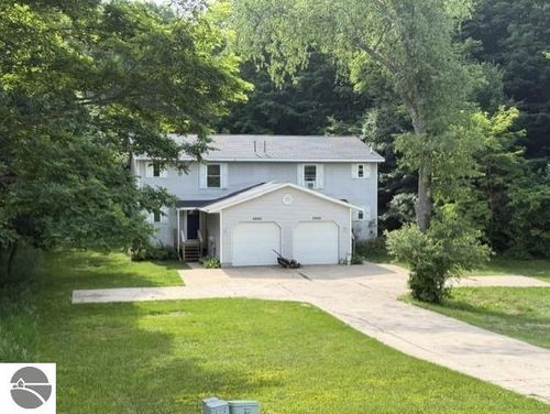 2688 Windcrest Ln, Traverse City, MI, 49686-9184 | Card Image
