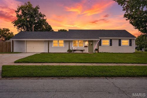402 Saint Joseph Ave, O Fallon, MO, 63366-1716 | Card Image