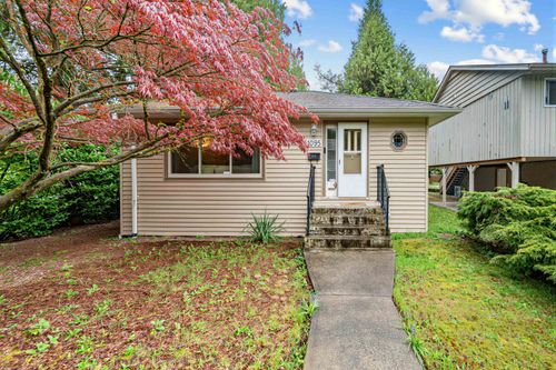 1095 E 29th St, North Vancouver, BC, V7K1C1 | Card Image