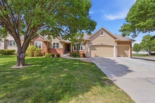 857 N Crest Ct, Wichita, KS, 67206-4307 | Card Image