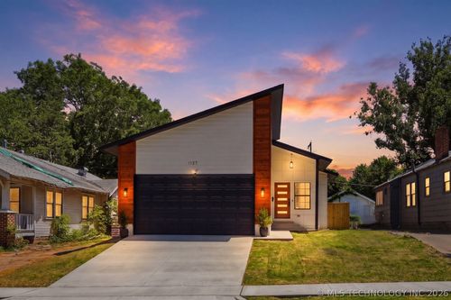 1137 S Xanthus Ave, Tulsa, OK, 74104-3809 | Card Image