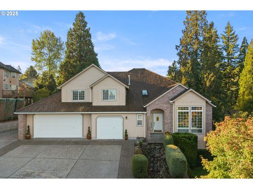 2925 Se Cleveland Dr, Gresham, OR, 97080-6275 | Card Image