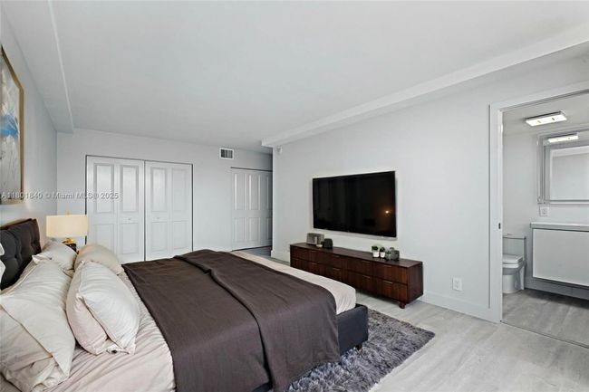 APT-305 - 137 Golden Isles Dr, Condo with 2 bedrooms, 2 bathrooms and null parking in Hallandale Beach FL | Image 15