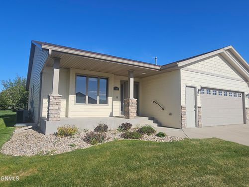 3100 Chisholm Trl, Bismarck, ND, 58503-0824 | Card Image