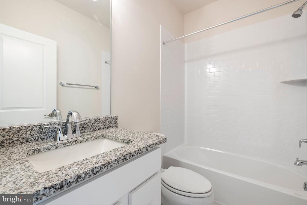 Residential Lease in WOODBRIDGE