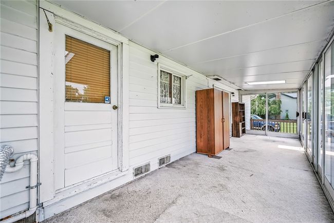 Washer/dryer hookup. Relaxing sun porch | Image 29