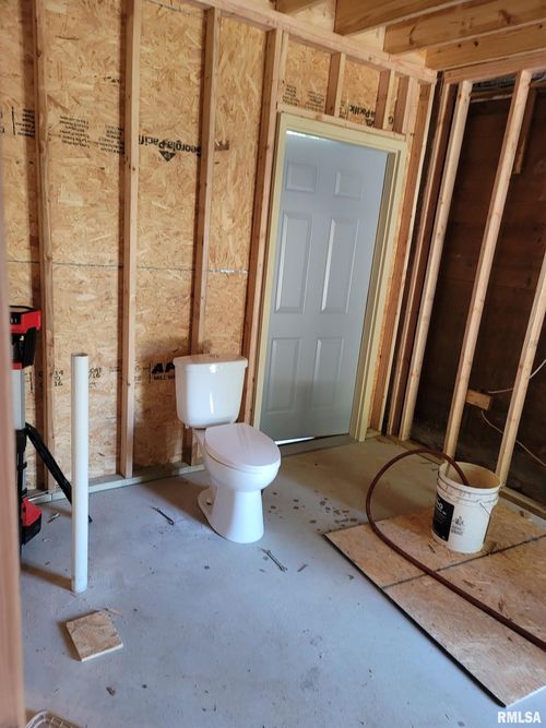 4400 E Dix Irvington Road, Walnut Hill, IL, 62893 | Card Image