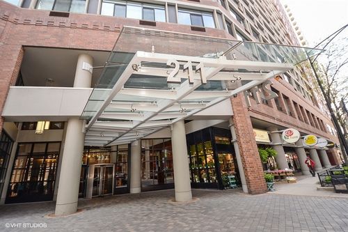 716-211 Ohio St, Chicago, IL, 60611-3222 | Card Image