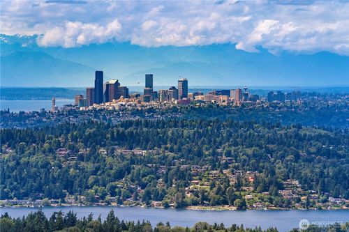 5540 143rd Ave Se, Bellevue, WA, 98006-4383 | Card Image