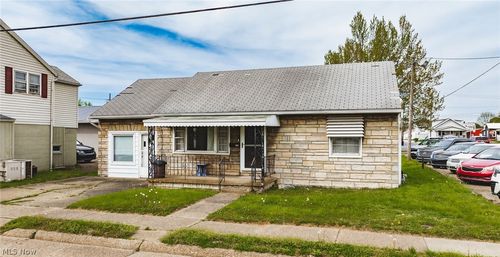 505 27th St, Vienna, WV, 26105-1438 | Card Image