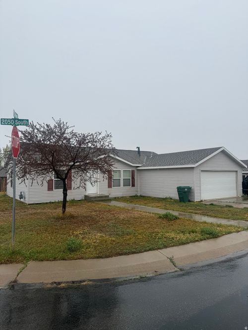 440 2050, Vernal, UT, 84078-4733 | Card Image