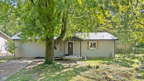 1235 N 3rd St, Austin, IN, 47102-1940 | Card Image