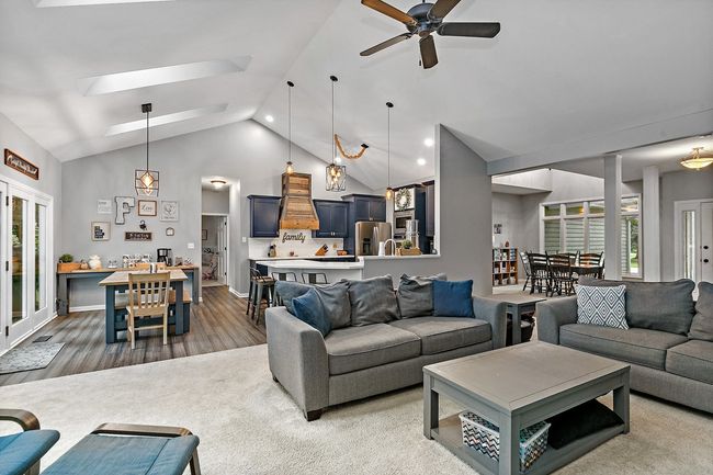 21516 Weiss Trl, House other with 4 bedrooms, 4 bathrooms and 3 parking in Marengo IL | Image 9