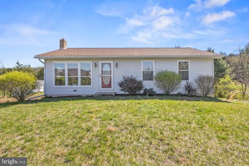 627 Burner Ln, FORT VALLEY, VA, 22652-2342 | Card Image