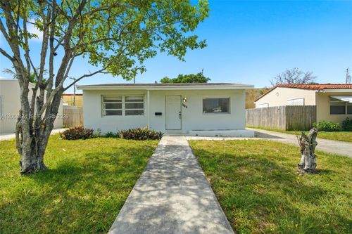 2124 Taylor St, Hollywood, FL, 33020 | Card Image