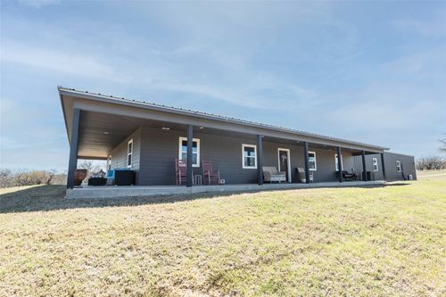 2216 N Greenbrier Rd, Nocona, TX, 76255-6107 | Card Image