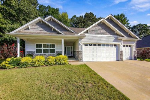 124 Hayden Dr, Beebe, AR, 72012-8019 | Card Image
