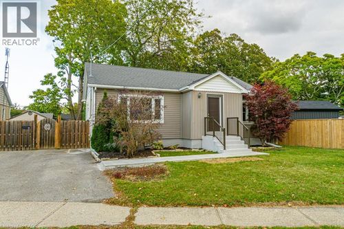 a-14 Woodbine Ave, Saint Catharines, ON, L2N3N3 | Card Image