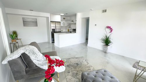 204-10033 Winding Lake Rd, Sunrise, FL, 33351-5896 | Card Image