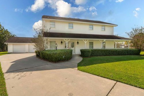 8109 Woodfern Ct, Port Arthur, TX, 77642-6702 | Card Image