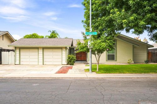 1240 Govannina Dr, Modesto, CA, 95355-3965 | Card Image