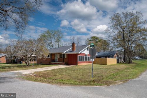 160 12th St, Colonial Beach, VA, 22443-1512 | Card Image