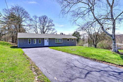 19 Miller Rd, Northford, CT, 06472-1424 | Card Image