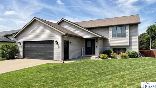 208 Maverick Dr, Mankato, MN, 56001-6423 | Card Image