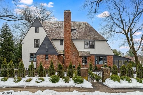 11 Undercliff Rd, Montclair, NJ, 07042-1716 | Card Image