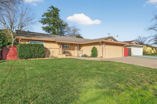 10649 Campana Way, Rancho Cordova, CA, 95670-3913 | Card Image