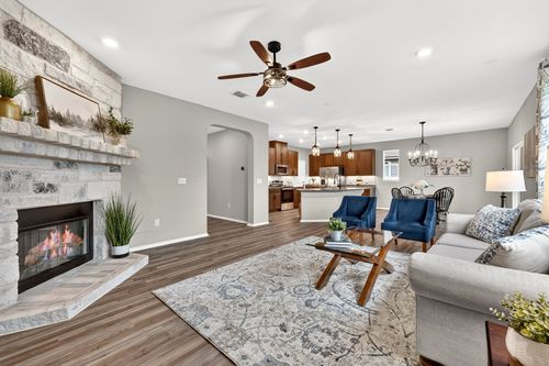 326 Linden St, Bastrop, TX, 78602-2072 | Card Image