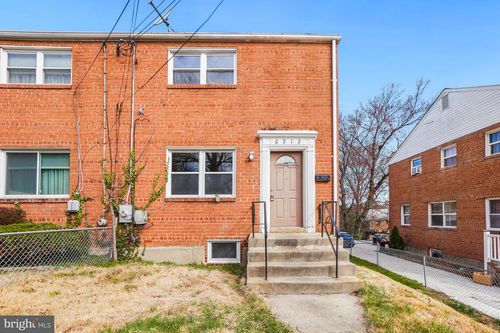 6212 Carters Ln, RIVERDALE, MD, 20737-3222 | Card Image