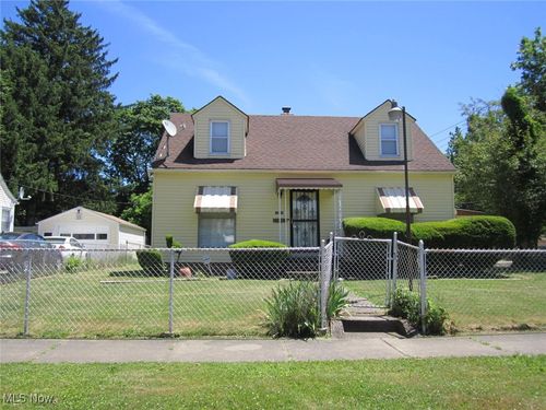 1081 Seward Ave, Akron, OH, 44320-2627 | Card Image