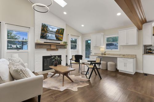 2714 Woodstock Rd, Upper Arlington, OH, 43221-1722 | Card Image