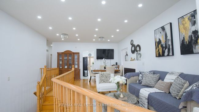 32 Pappain Cres, House other with 6 bedrooms, 3 bathrooms and 4 parking in Brampton ON | Image 11