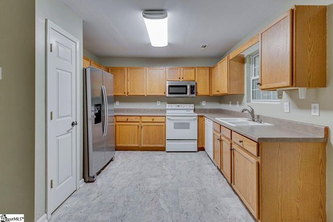 27 Enoree View Dr, Townhouse with 3 bedrooms, 3 bathrooms and null parking in Greer SC | Image 8