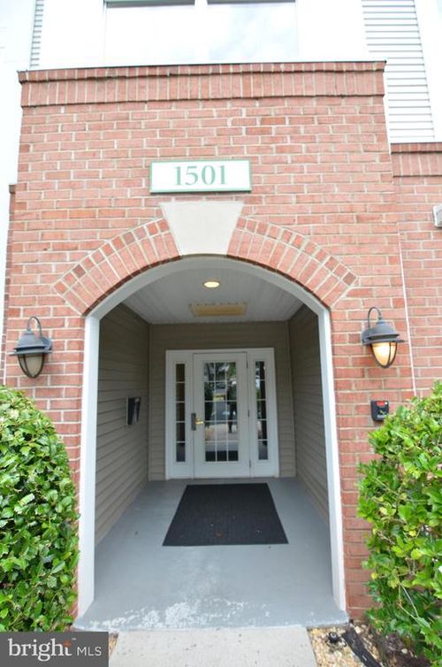 apt-202-1501 N Point Dr, RESTON, VA, 20194-2127 | Card Image