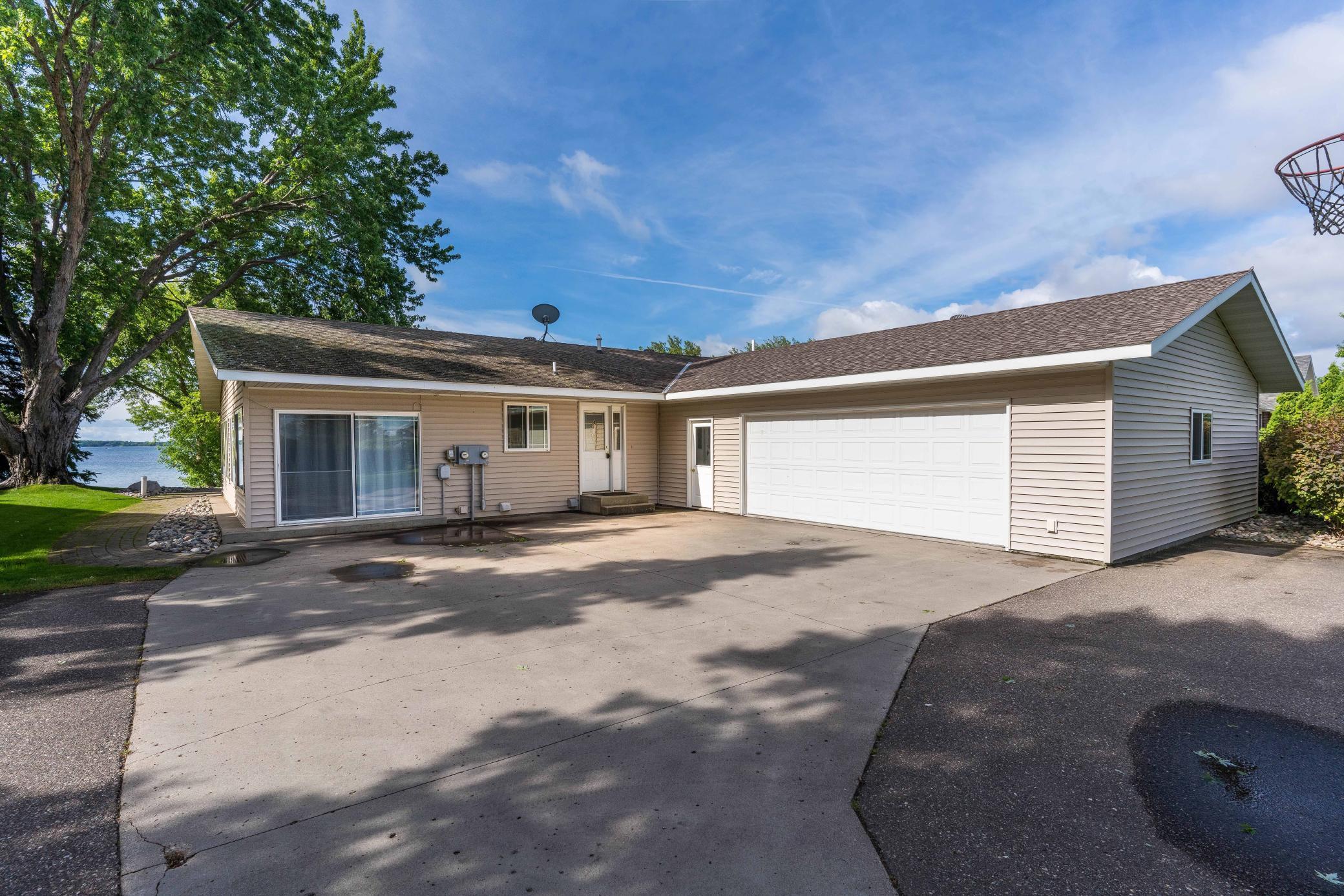 Shore Dr, Battle Lake, MN 56515