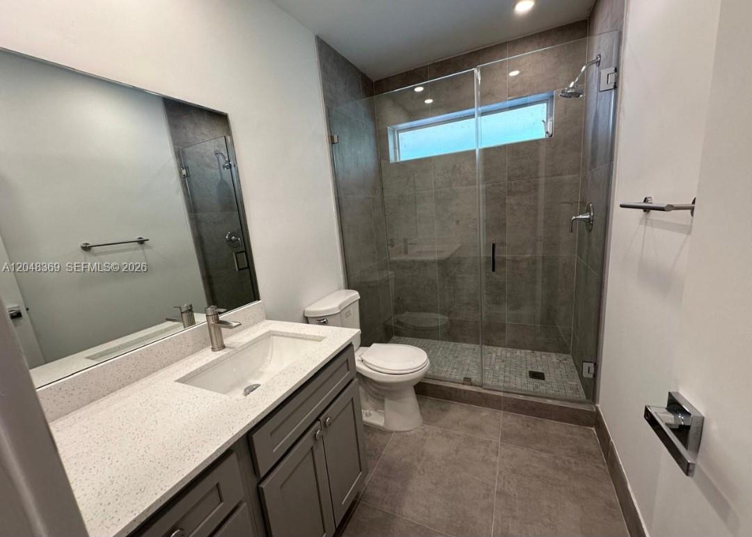 Residential Lease in Hollywood 3