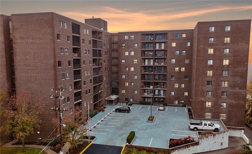 apt-403-5600 Munhall Rd, Squirrel Hill, PA, 15217-2039 | Card Image