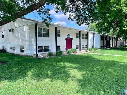 5208 W 47th St Street, Sioux Falls, SD, 57106 | Card Image