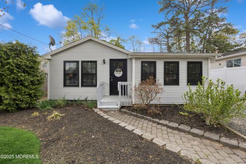 2015 Whitcomb Rd, Forked River, NJ, 08731-3753 | Card Image
