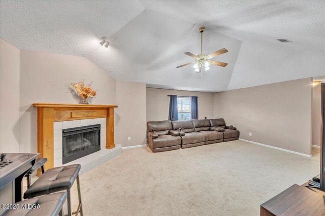8 - Living Room | Image 8