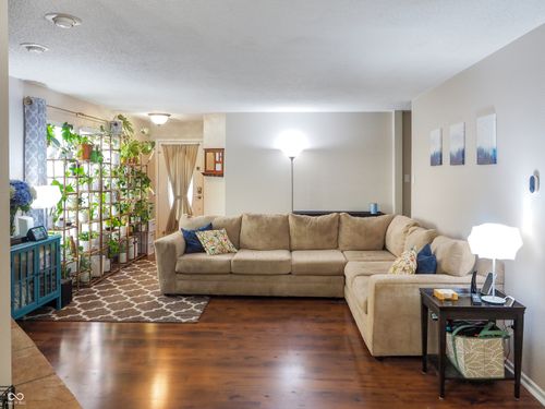 2355 Collins Way, Greenfield, IN, 46140-7532 | Card Image