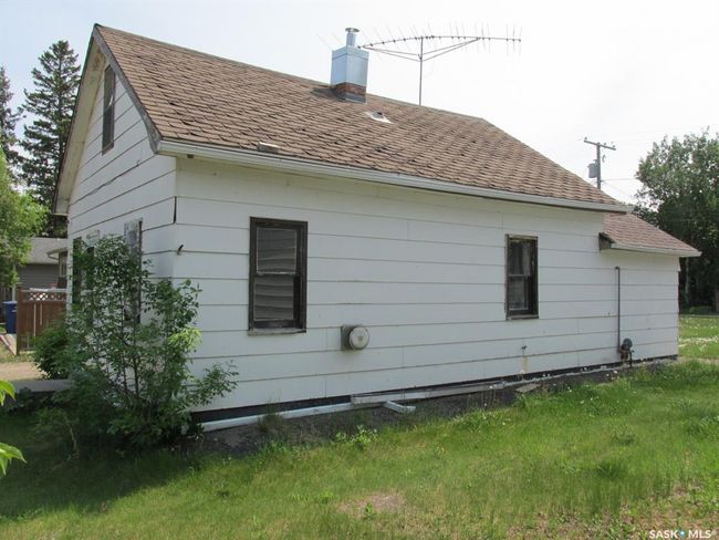 710 9th Ave W, House other with 2 bedrooms, 1 bathrooms and 1 parking in Nipawin SK | Image 25