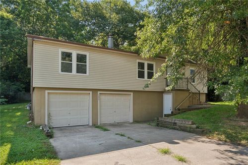 4804 W Christie Cir, Blue Springs, MO, 64015-6601 | Card Image