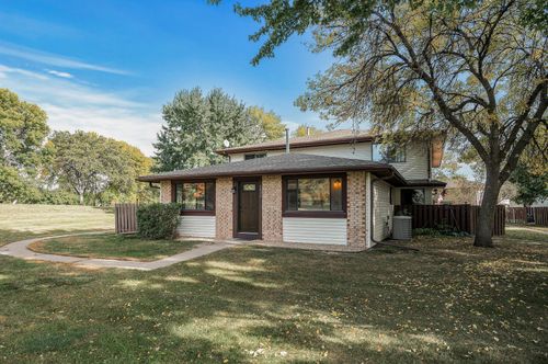 6432 84th Ct N, Brooklyn Park, MN, 55445-2272 | Card Image