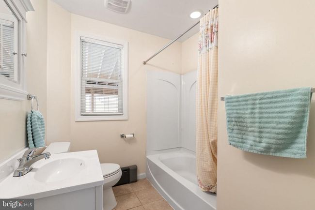 1202 Matsonford Rd, House other with 3 bedrooms, 2 bathrooms and null parking in CONSHOHOCKEN PA | Image 9